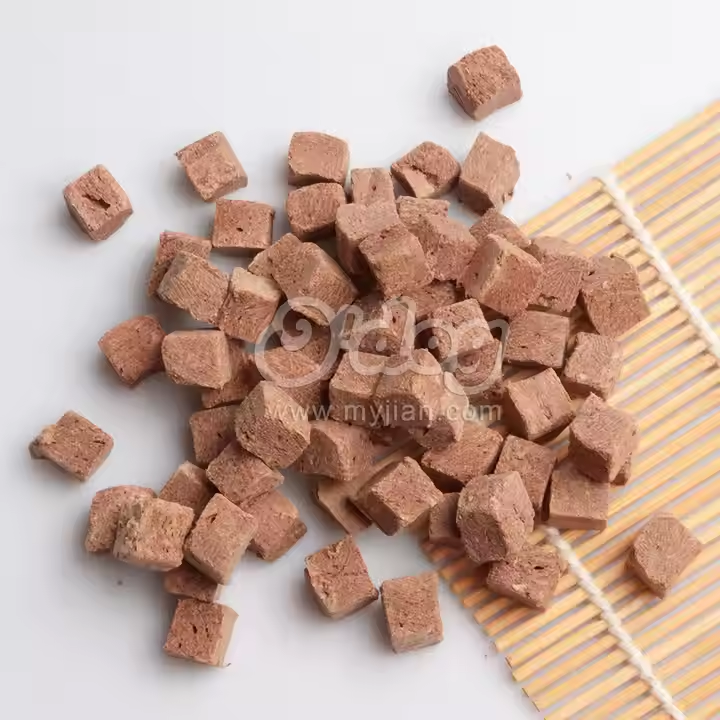 Dehydrated Pure Beef Dice Coaching Treats for Canines – Chewable Freeze-Dried Liver Granules